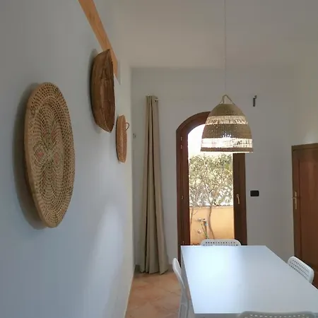 Hommy Lab - Stylish And Modern With Super Kitchen, Separate Entrance, Free Parking オルビア