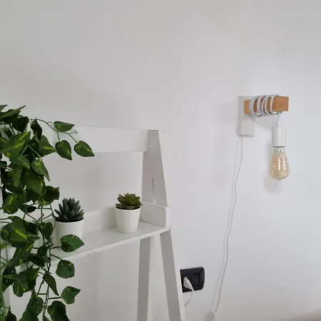 Hommy Lab - Stylish And Modern With Super Kitchen, Separate Entrance, Free Parking オルビア