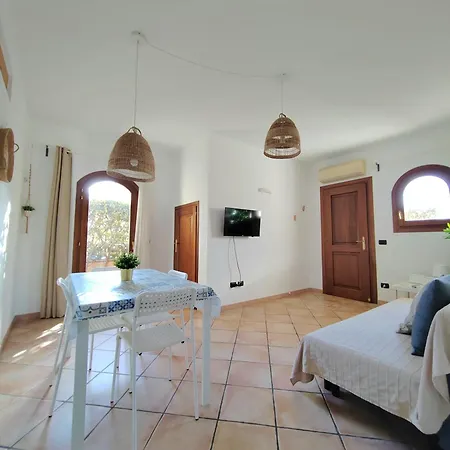 Hommy Lab - Stylish And Modern With Super Kitchen, Separate Entrance, Free Parking * Olbia