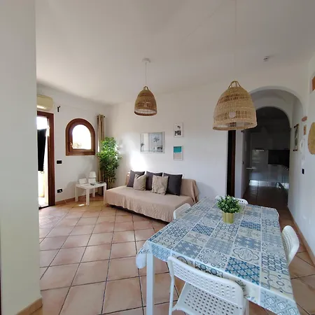 Hommy Lab - Stylish And Modern With Super Kitchen, Separate Entrance, Free Parking Olbia