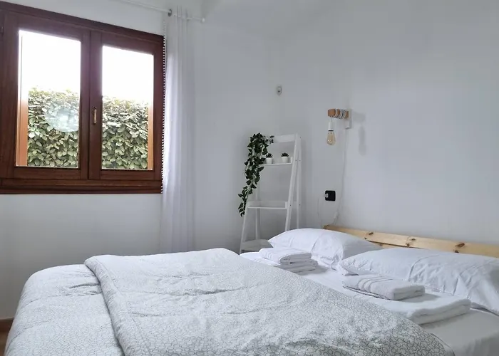 Apartment Hommy Lab - Stylish And Modern With Super Kitchen, Separate Entrance, Free Parking *