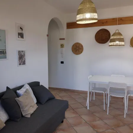 Hommy Lab - Stylish And Modern With Super Kitchen, Separate Entrance, Free Parking * Ольбия