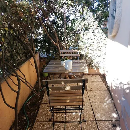 Apartment Hommy Lab - Stylish And Modern With Super Kitchen, Separate Entrance, Free Parking *