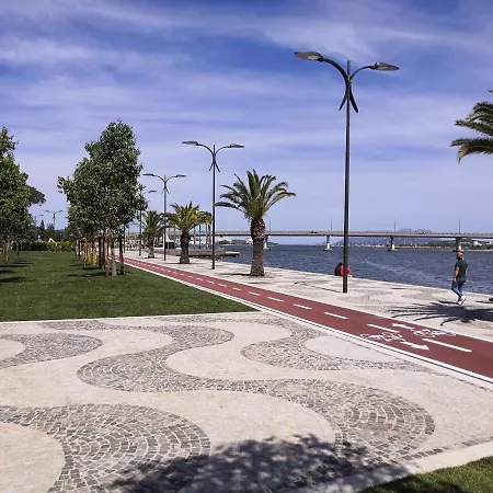 Hommy Lab - Stylish And Modern With Super Kitchen, Separate Entrance, Free Parking Апартаменты *