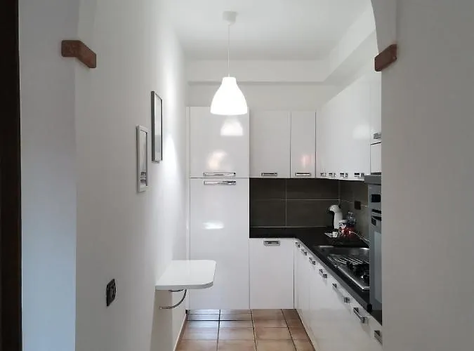Hommy Lab - Stylish And Modern With Super Kitchen, Separate Entrance, Free Parking Appartement *