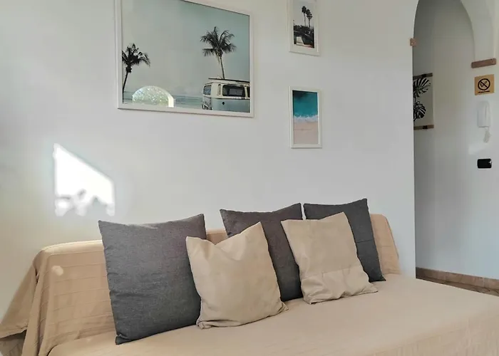 Hommy Lab - Stylish And Modern With Super Kitchen, Separate Entrance, Free Parking Appartement